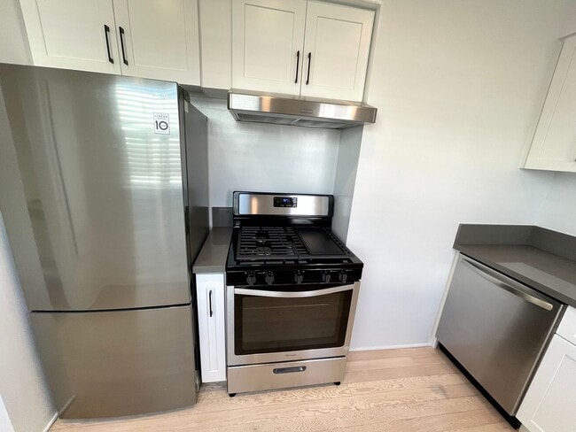 10368-10384 1/2 Bellwood Ave