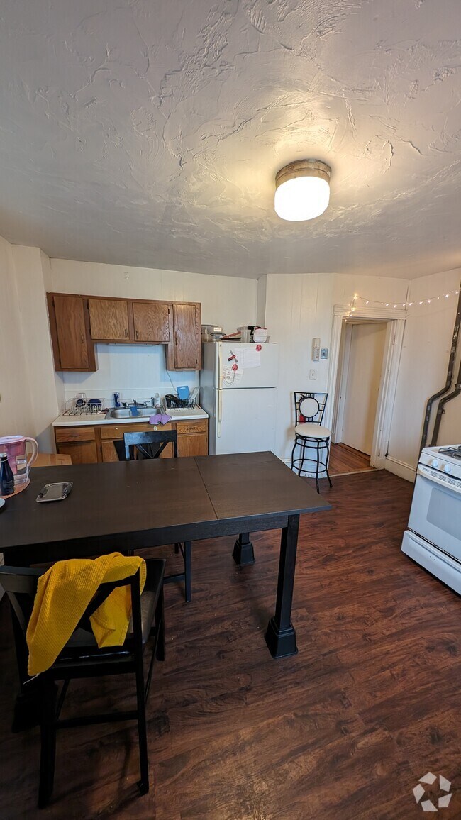 Building Photo - 50 Fisher Ave Unit 1 Rental
