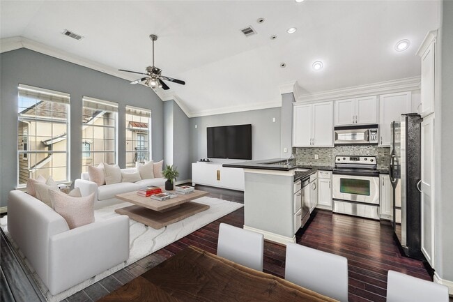 Photo - 3432 Cline St