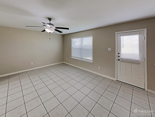 Photo - 441 Palomino Stand Dr