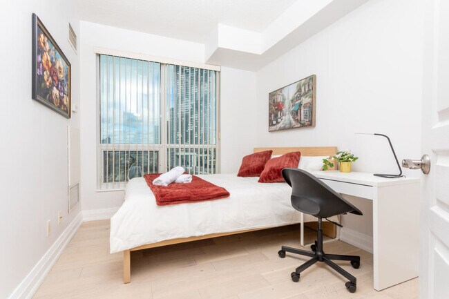 Photo - 18 Yonge St Unité SI ID1403779P