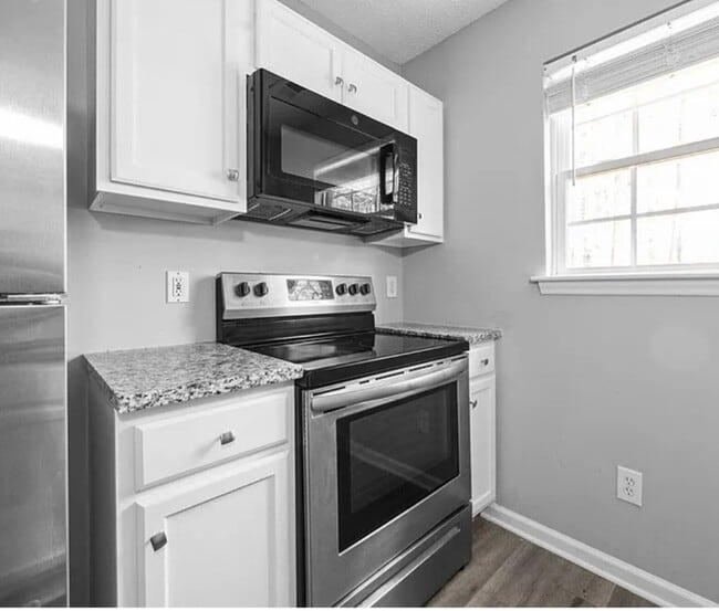 Photo - Excellent condition! 3 bedroom house in SE Raleigh