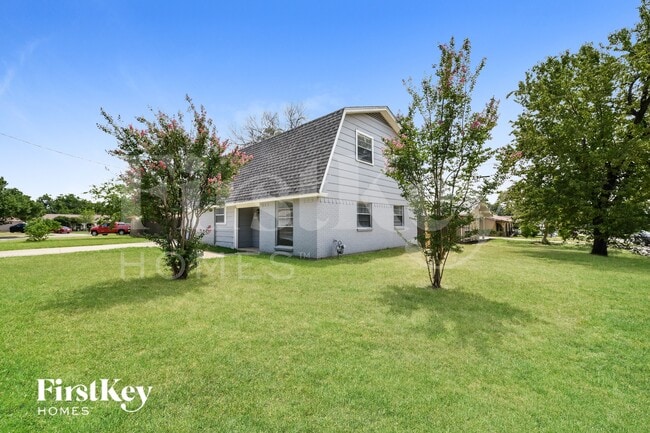 3603 Canary Dr