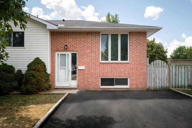 Building Photo - 3 Bedroom Main Level Unit– All Utilities & Parking Included – $2,299/month