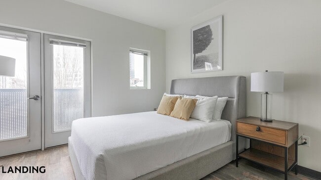 Building Photo - 1430 NW Pettygrove St