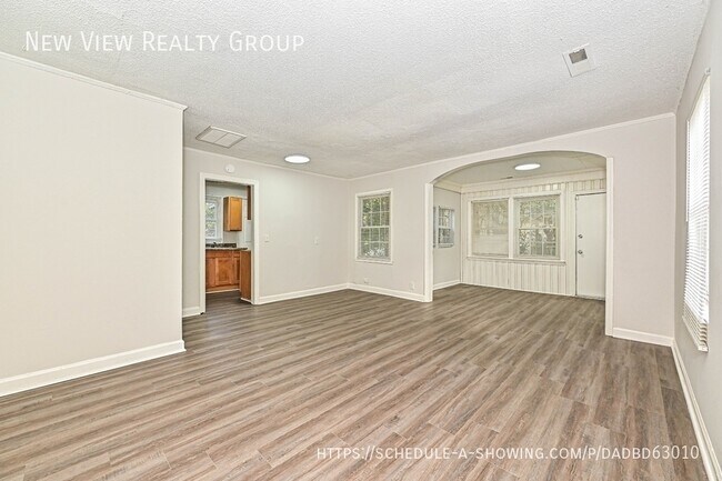 Photo - 301 Seldon Dr