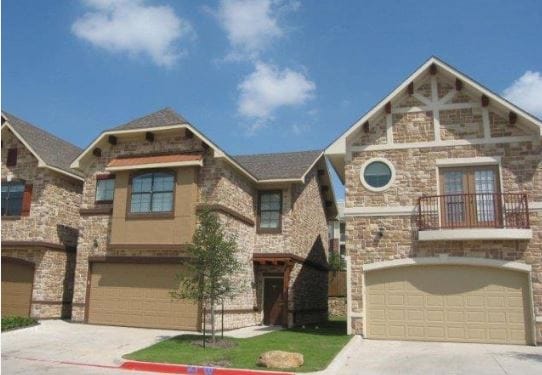 Apartments with Garages - Arioso Apartments & Townhomes