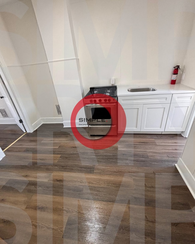 Building Photo - 427 N 11th St Unit Apartment 3