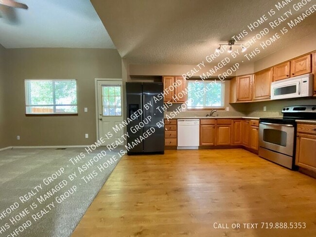 Photo - 5330 Tupper Ct