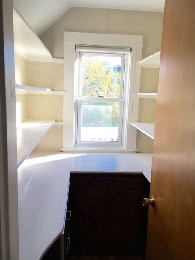Photo - 164-166 Franklin St Unit 166