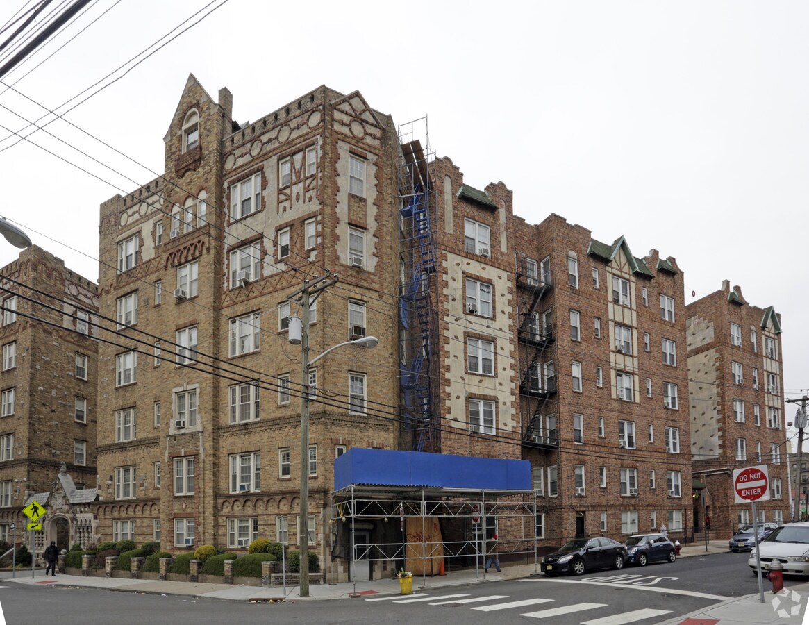 Photo - 7-11 Tonnele Ave