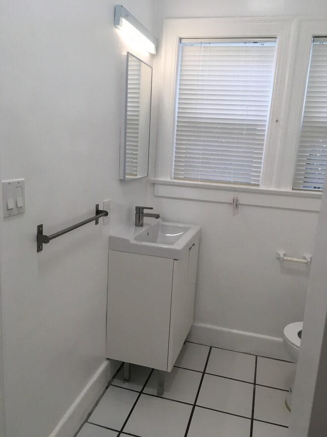 Photo - 2035 N Vista del Mar Ave Unit 3/4