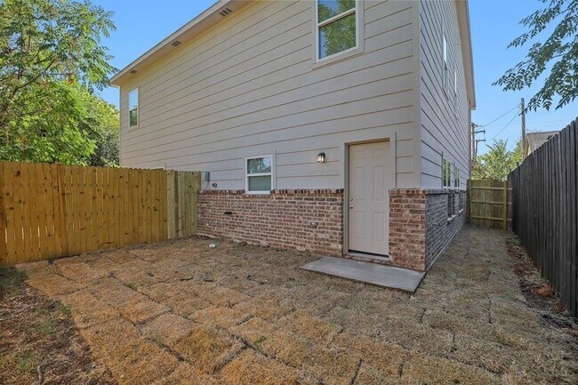 Photo - 1625 Emery St