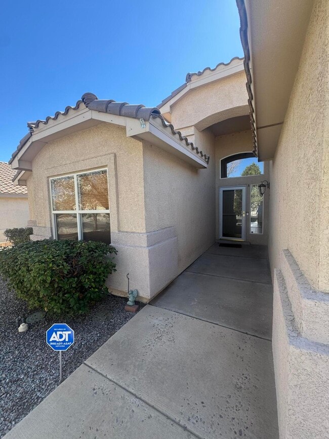 Photo - 6012 Sipapu Ave NW