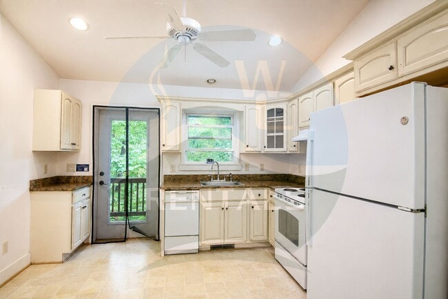 Photo - 104 Loveland Vis