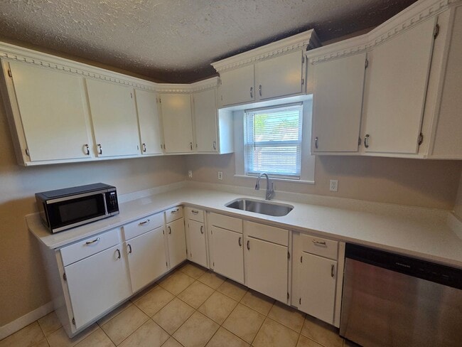 Photo - 1525 Oak Ave Unit 1525 Oak Ave - Main House