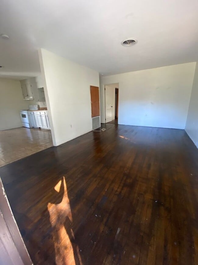 Photo - 2 Bed 1 Bath Home | Pet Friendly with Fenced Yard | Washer Dryer Hook Ups | Section 8 Welcome