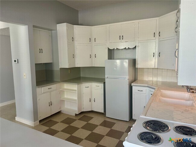 Photo - 140 E San Antonio St Unit 5