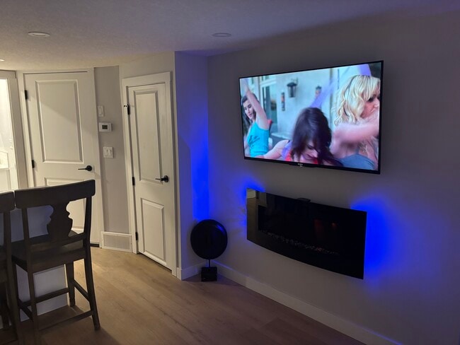 Photo - 131 Templeby Pl NE