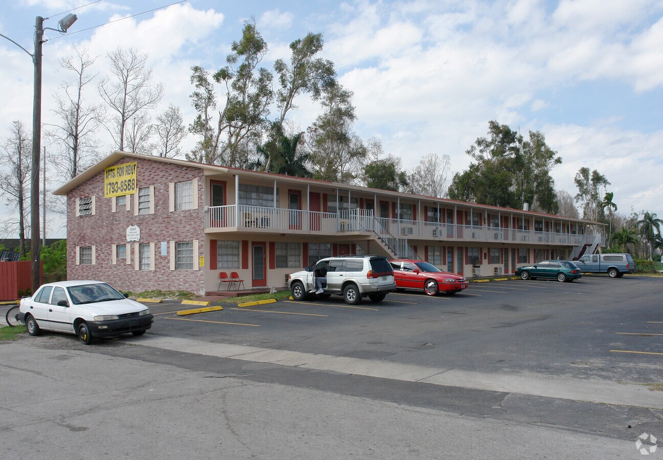 Hollywood Park East Apartments - Hollywood Park East Apartments