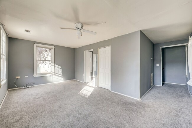 Photo - 222 Marshall St