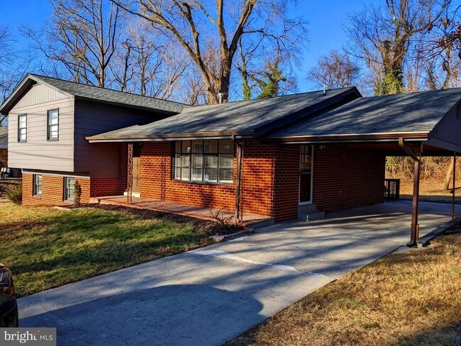 Photo - 105 Mel Mara Dr House