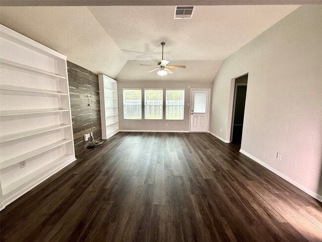 Photo - 10646 Chestnut Path Way