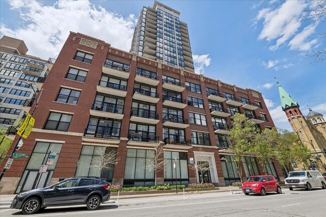 Building Photo - 210 S Desplaines St