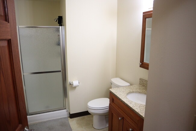 Bathroom 1 - 158 N Tratt St Unit 5