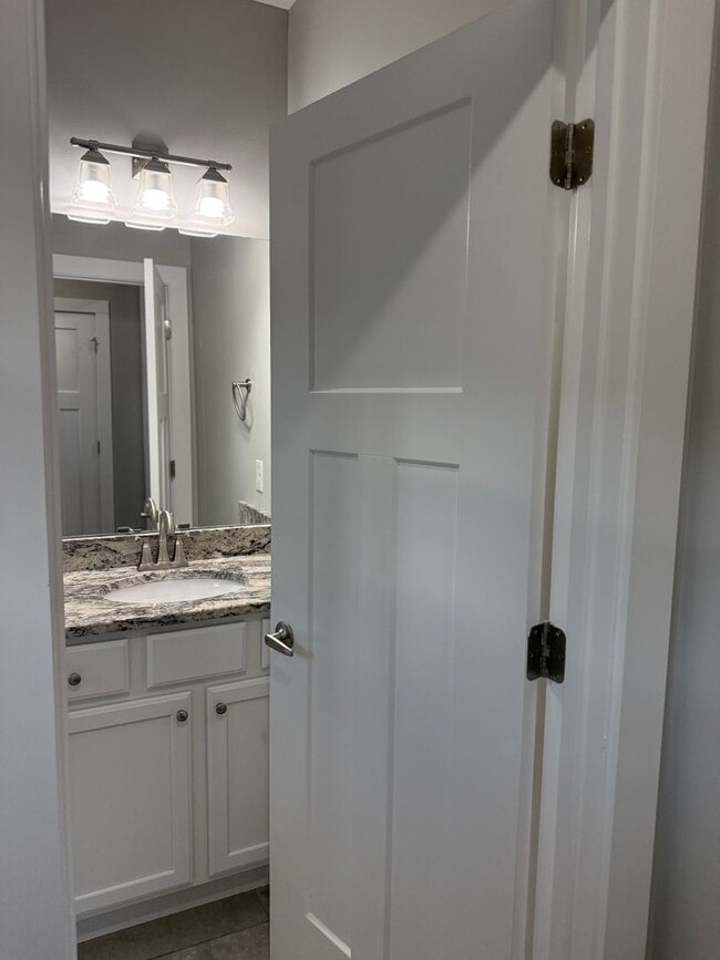 Photo - Spacious & Convenient!