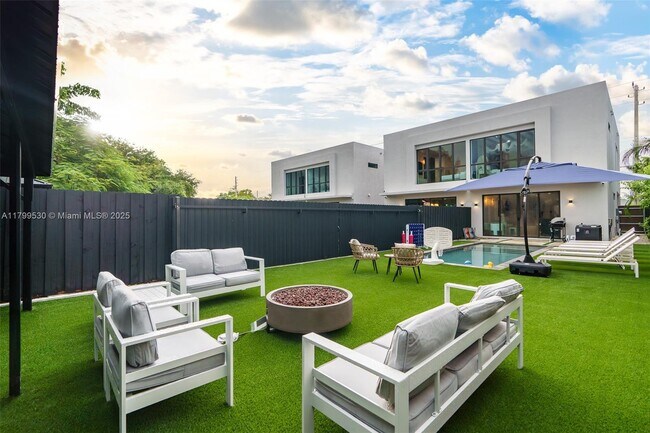 Photo - 408 NW 52nd St Townhome