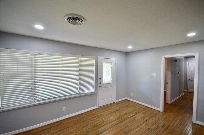 Photo - 6229 Tanager St