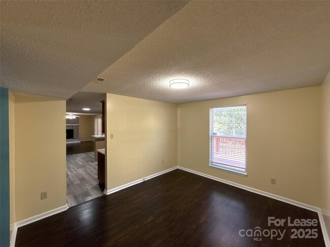 Photo - 2015 Bantry Ln