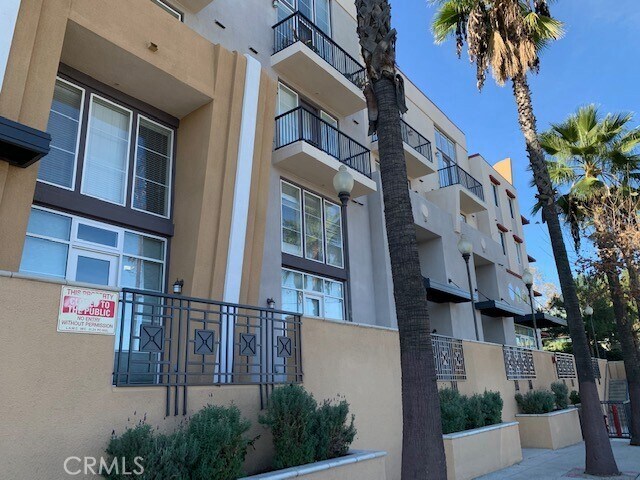 Building Photo - 360 W Ave 26 Rental