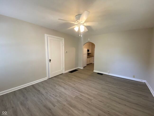 Photo - 1464 N Gladstone Ave