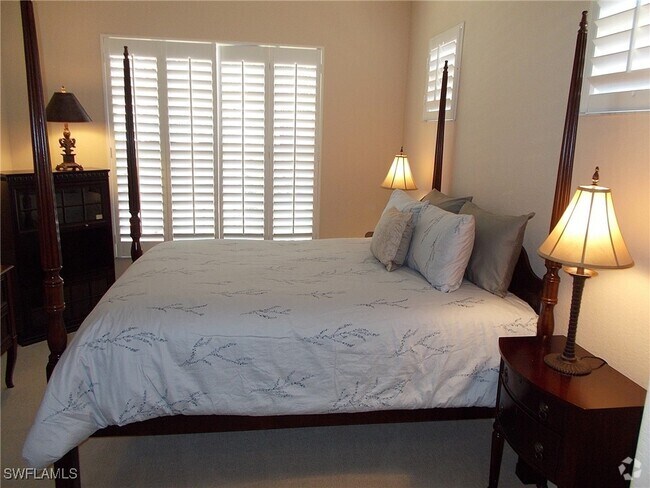 Building Photo - 2444 Ravenna Blvd Unit 202 Rental
