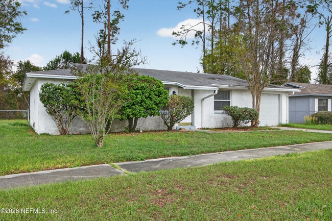 Photo - 726 Perryman Ln W