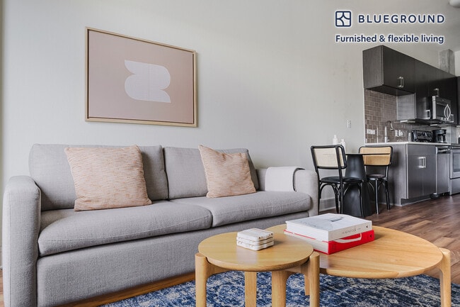 Photo - 615 W 7th St Unidad SI FL11-ID288