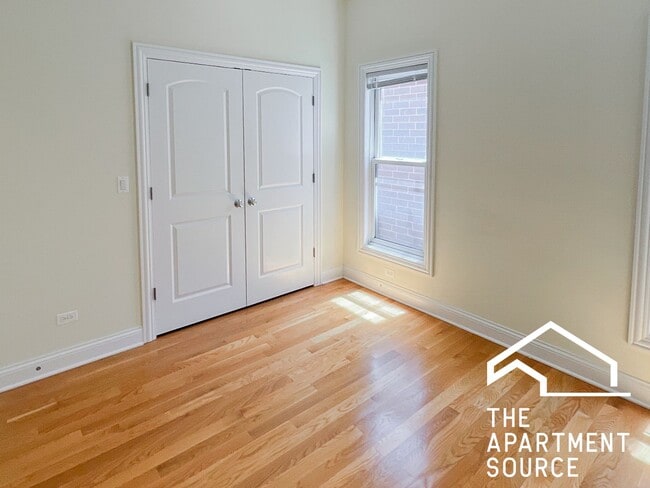 Photo - 2328 N Greenview Ave Unit 3