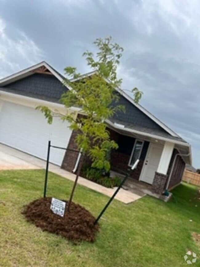 Building Photo - Captivating New Home!