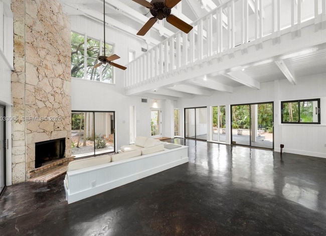 Photo - 5600 Oakwood Ln