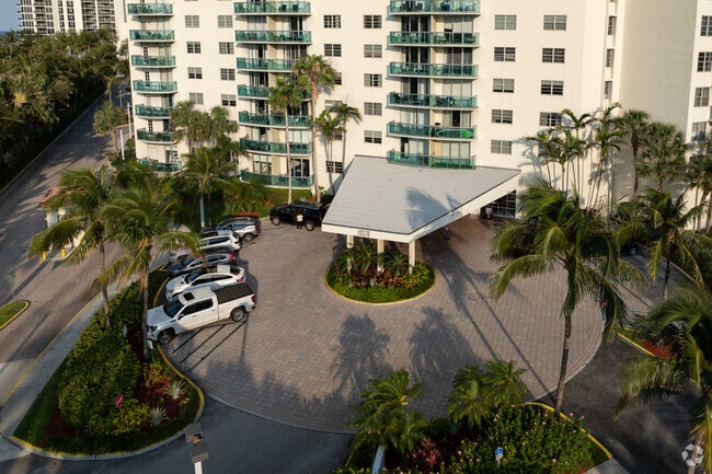 19370 Collins Ave - Ocean Reserve