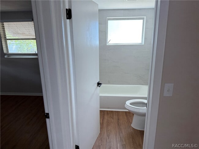 Photo - 7 N Jackson St