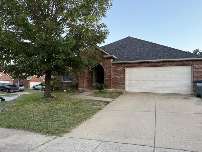 Building Photo - 1940 Cliffrose Dr
