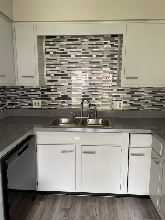 Photo - Byron Terrace Apartments