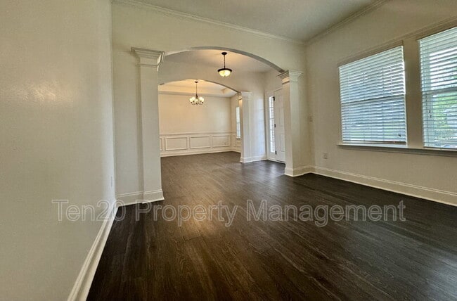 Photo - 5037 Lexington Ln
