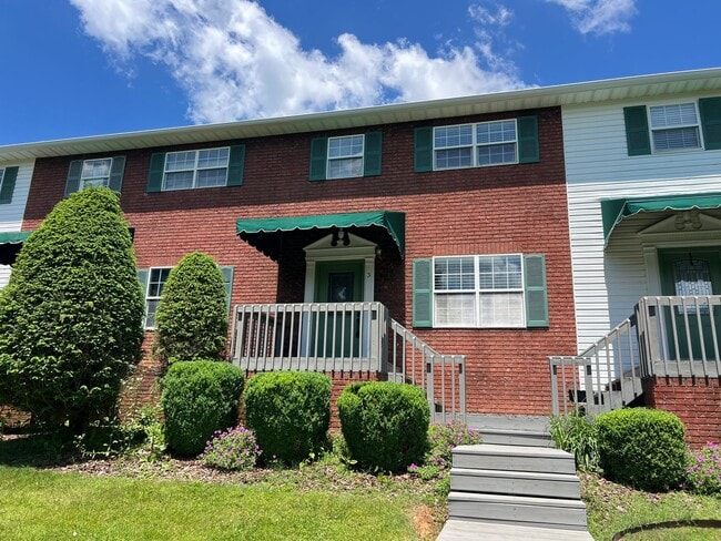 Photo - AVAILABLE January 2026! Secluded 2 bedroom... Unit 3