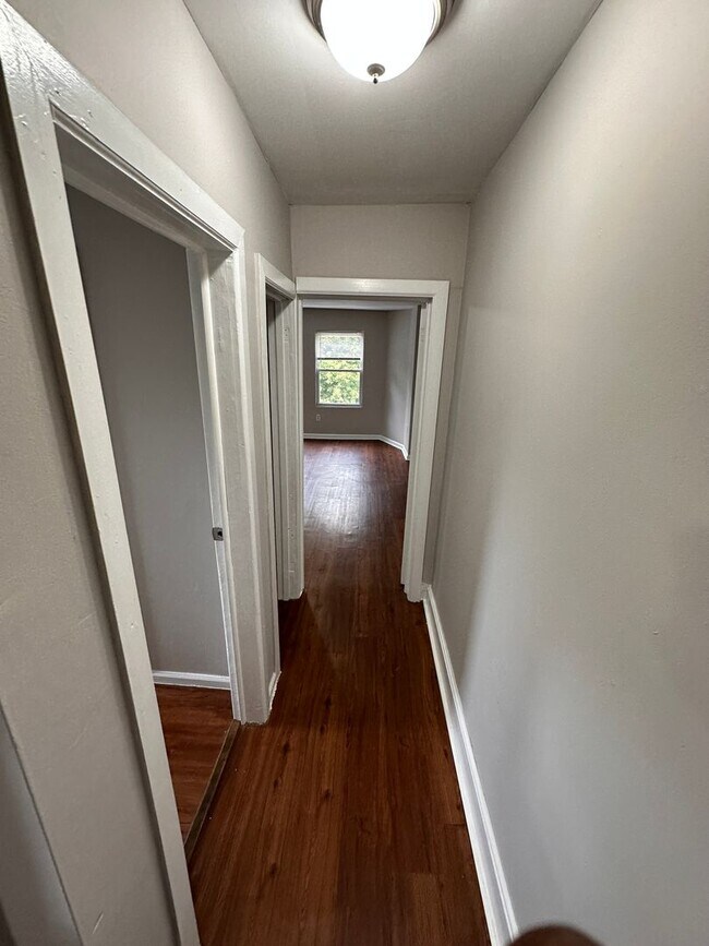 Photo - 101 N Gross St Unit Apt B