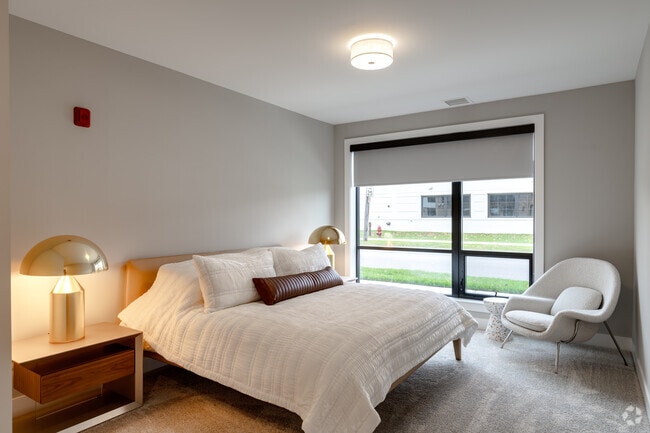 2BR, 2BA - C1 - 1,310SF