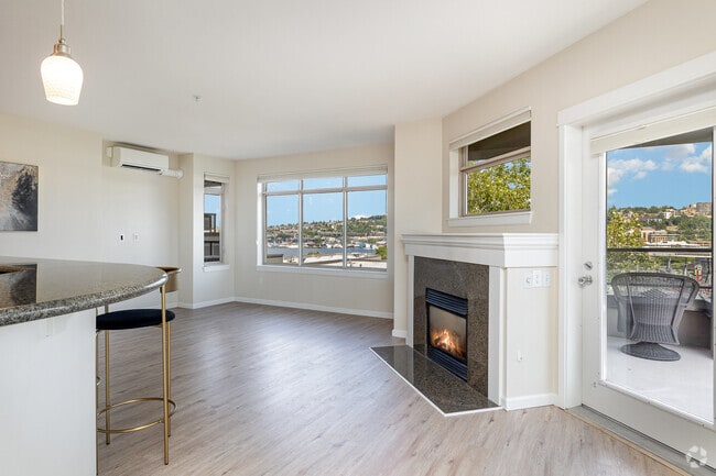 Building Photo - 900 Aurora Ave N Unit Ste S501 Rental